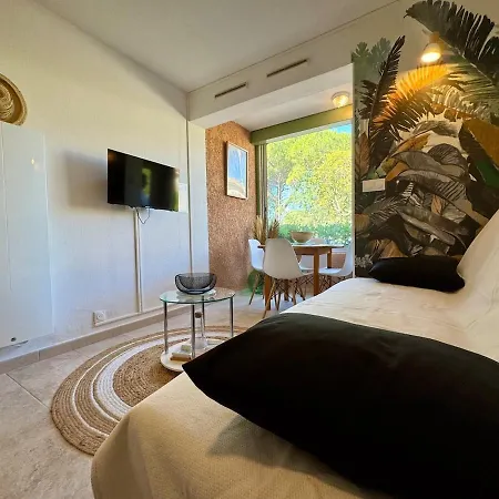 Loft En Bord De Aux Salins A شقة Hyères